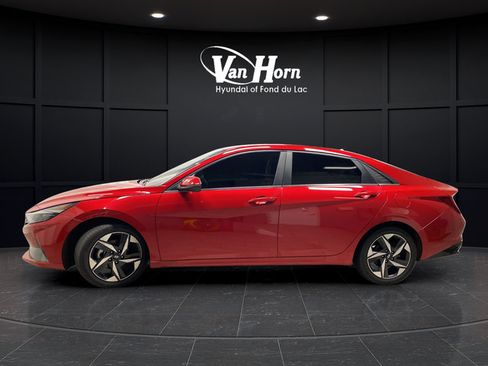 Used 2023 Hyundai Elantra Limited w/ Cargo Package FWD image 4