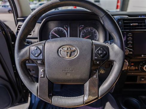 Used 2020 Toyota 4Runner TRD Off-Road AWD/4WD image 32