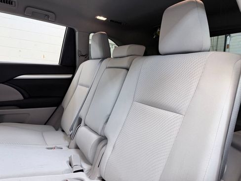 Used 2019 Toyota Highlander LE w/ Protection Package #3 AWD/4WD image 23