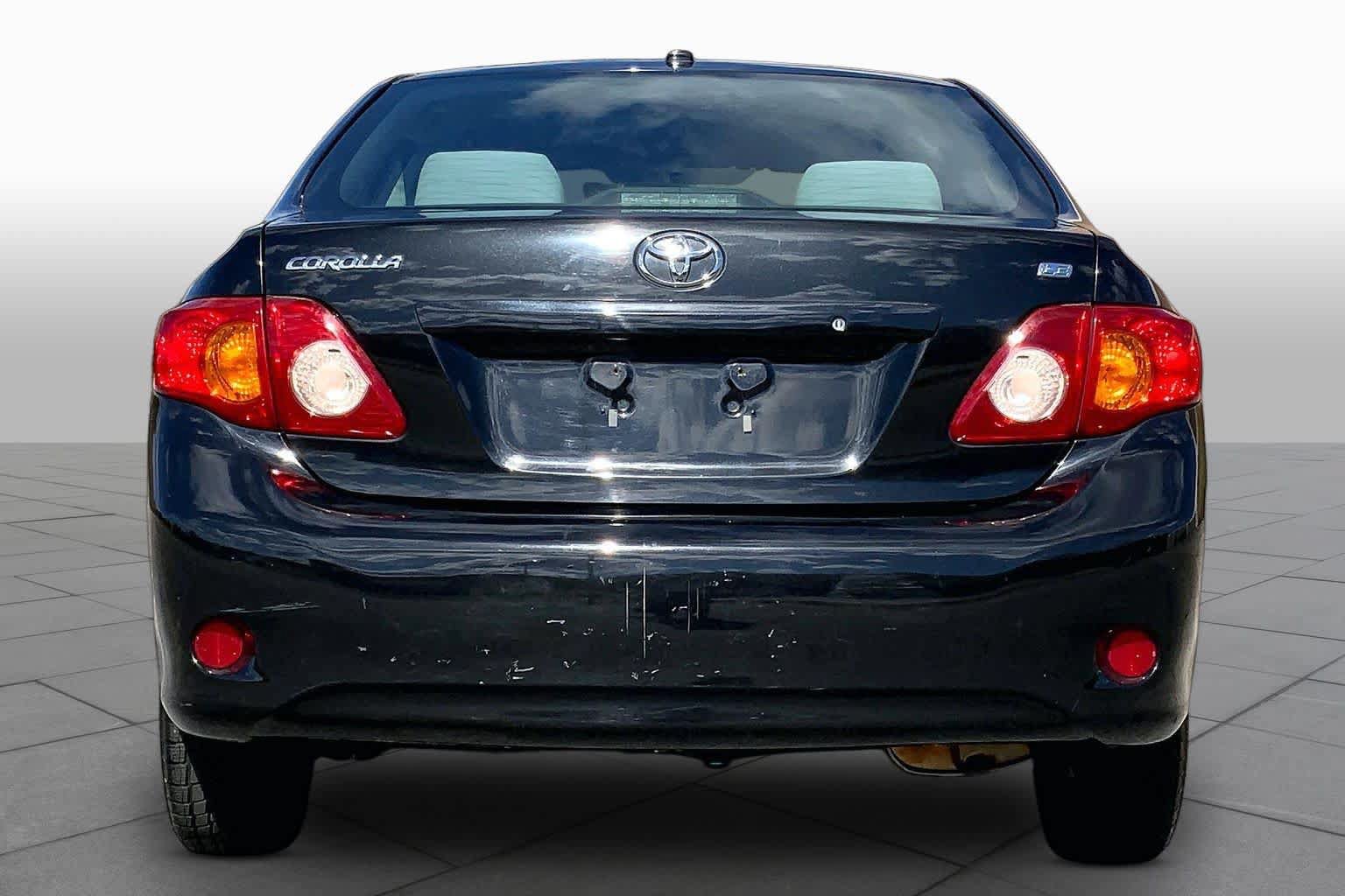 Used 2010 Toyota Corolla LE w/ All Weather Guard Pkg FWD image 4