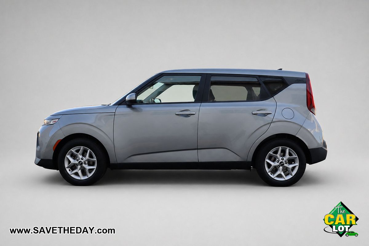 Used 2022 Kia Soul LX w/ Technology Package FWD image 5