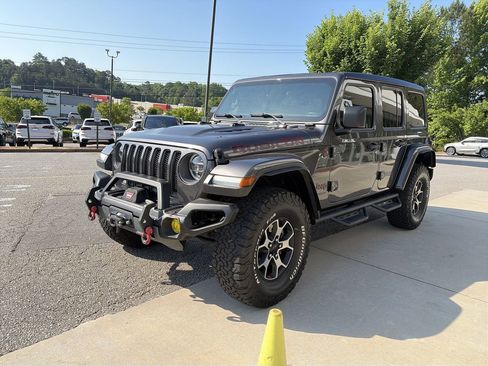 Used 2022 Jeep Wrangler Unlimited Rubicon w/ LED Lighting Group AWD/4WD image 4