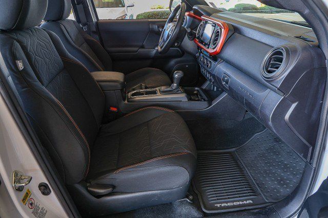 Used 2016 Toyota Tacoma TRD Sport RWD image 31