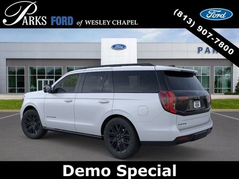 New 2026 Ford Expedition Platinum w/ Stealth Appearance Package AWD/4WD image 4