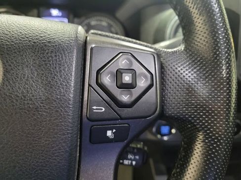 Used 2016 Toyota Tacoma TRD Sport w/ Towing Package image 23