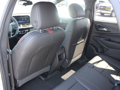 New 2026 Chevrolet Trax RS w/ Sunroof Package FWD image 27
