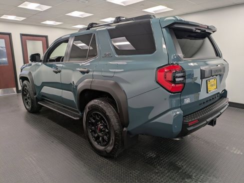 Used 2025 Toyota 4Runner TRD Off-Road Premium image 6