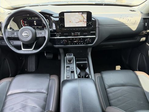 Certified 2022 Nissan Pathfinder Platinum w/ Cargo Package FWD image 2