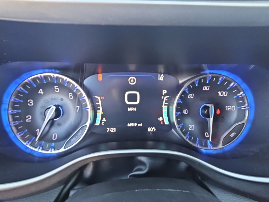 Used 2024 Chrysler Pacifica Touring-L FWD image 15