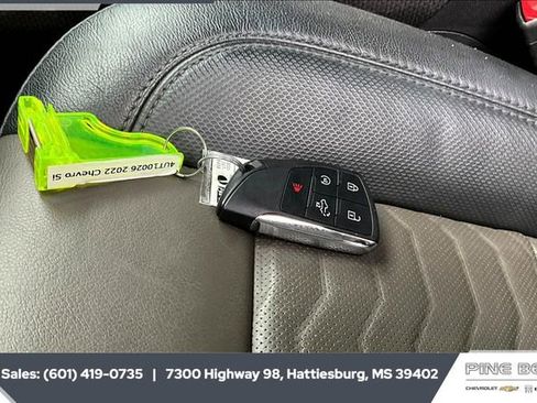 Used 2022 Chevrolet Silverado 1500 ZR2 w/ Technology Package image 9