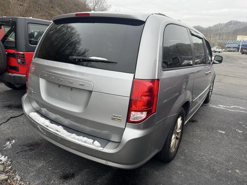 Used 2016 Dodge Grand Caravan SXT w/ Rear Park Assist Package image 8