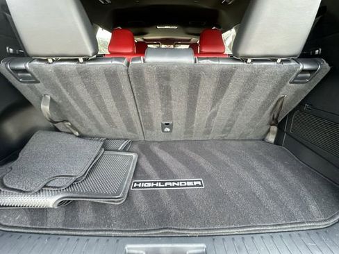 Used 2023 Toyota Highlander XSE image 24