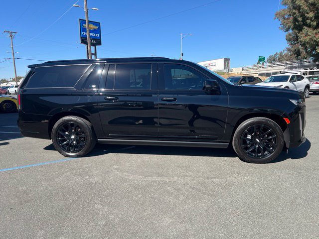Used 2021 Cadillac Escalade ESV Sport w/ Driver Assist Tech Package AWD/4WD image 2