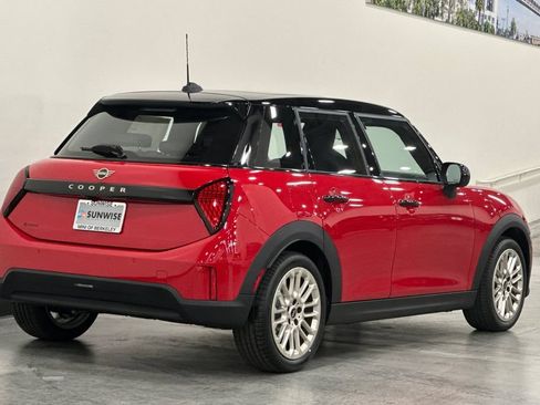 Used 2026 MINI Cooper 4-Door Hardtop FWD image 4