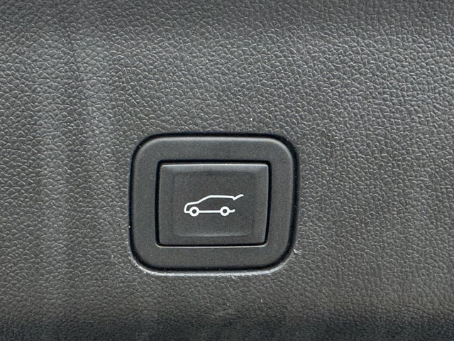 Used 2024 Chevrolet Tahoe LT AWD/4WD image 31