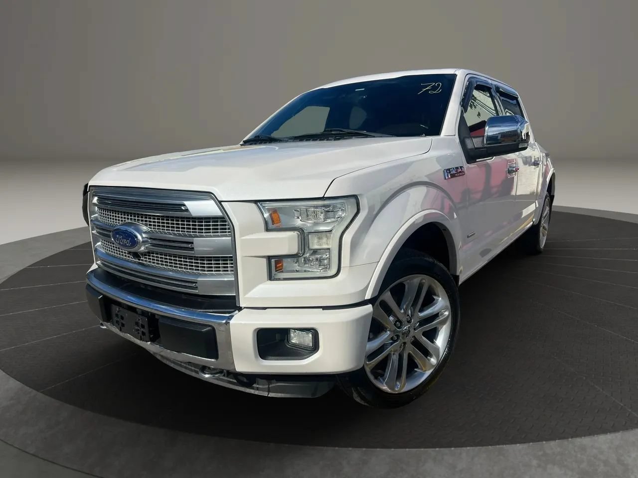 Used 2015 Ford F150 Platinum w/ Equipment Group 701A Luxury AWD/4WD image 1