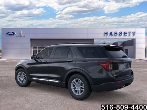 Used 2025 Ford Explorer Active AWD/4WD image 5