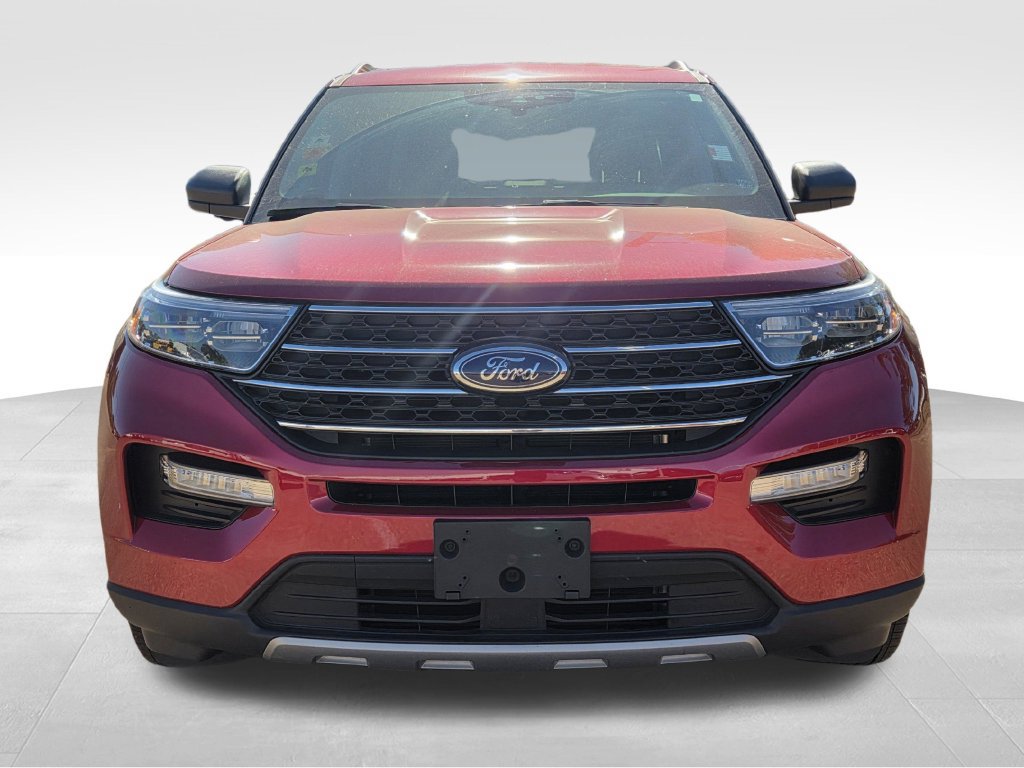 Used 2022 Ford Explorer XLT w/ Equipment Group 202A AWD/4WD image 3
