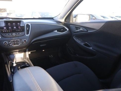 Used 2024 Chevrolet Malibu LT image 22