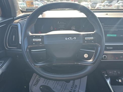 Used 2026 Kia Sorento S FWD image 8