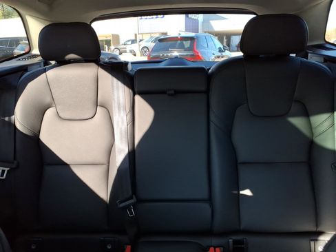 Certified 2025 Volvo XC60 B5 Plus AWD/4WD image 19