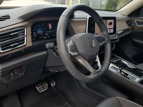 Used 2024 Volkswagen Atlas SEL Premium R-Line AWD/4WD image 15