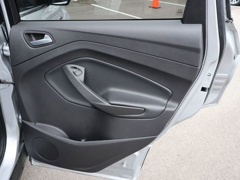 Used 2019 Ford Escape SE FWD image 14