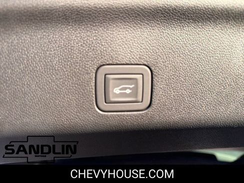 New 2026 Chevrolet Suburban Premier RWD image 35