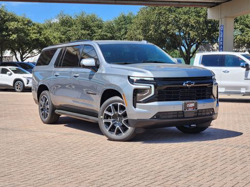 New 2026 Chevrolet Suburban RST w/ Comfort Package image 2