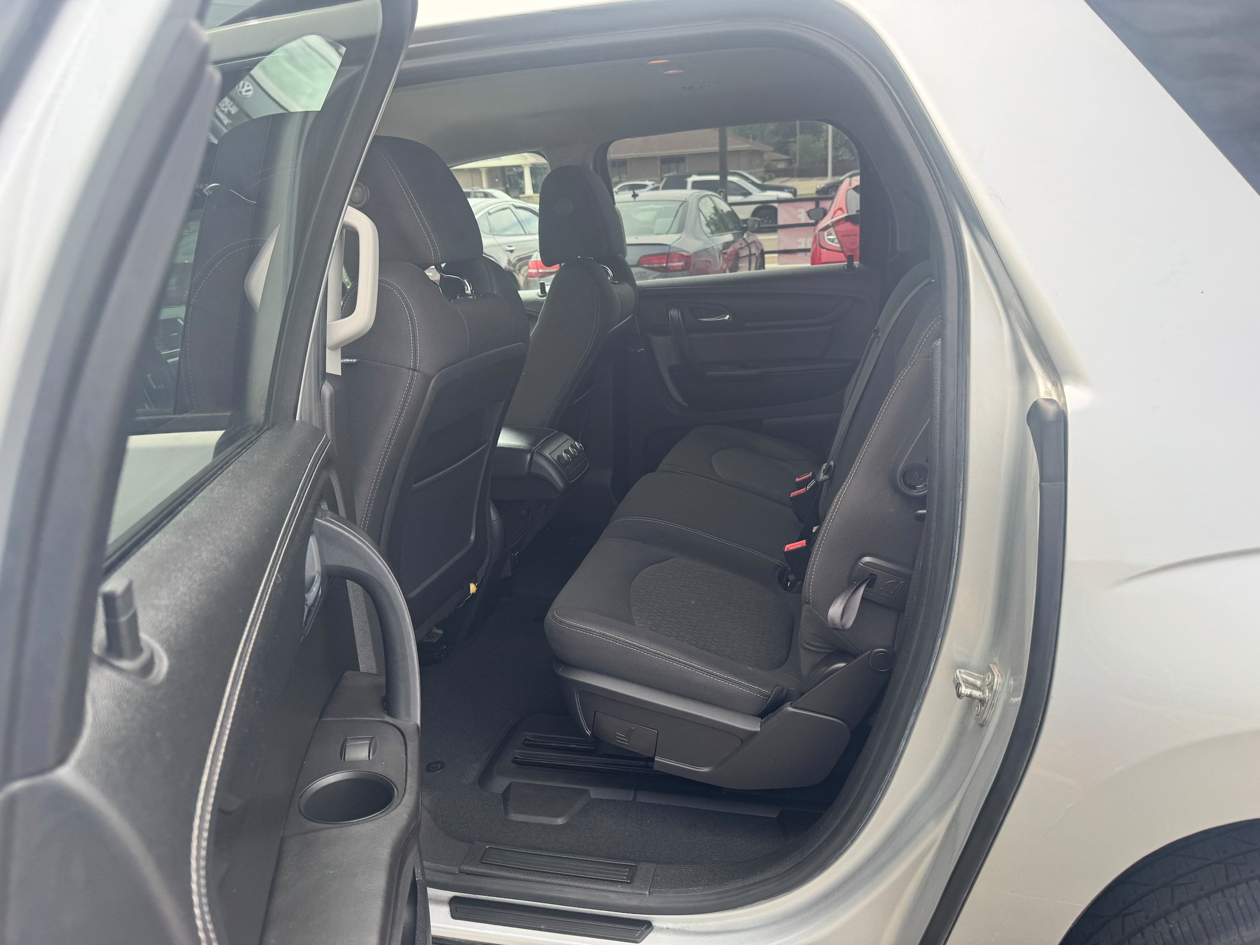 Used 2016 GMC Acadia SLE AWD/4WD image 6