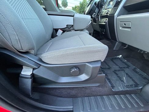 Used 2017 Ford F150 XLT AWD/4WD image 24