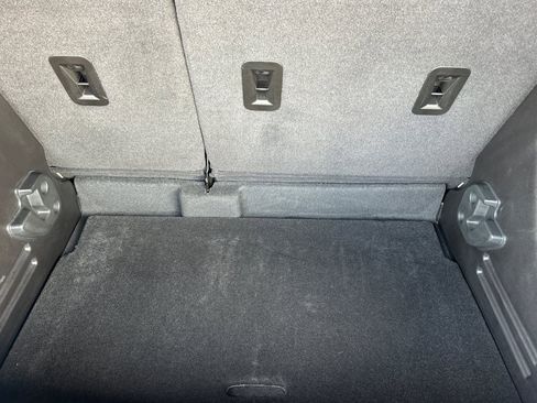 Used 2022 Chevrolet Bolt LT image 17