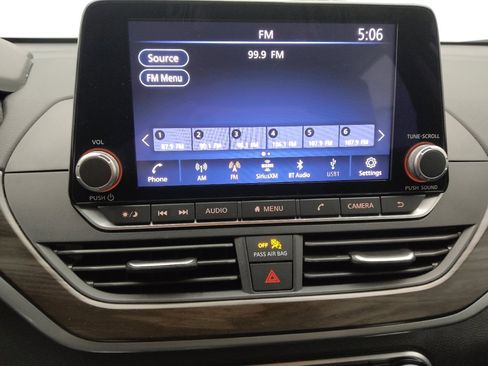 Used 2024 Nissan Altima 2.5 SV image 25