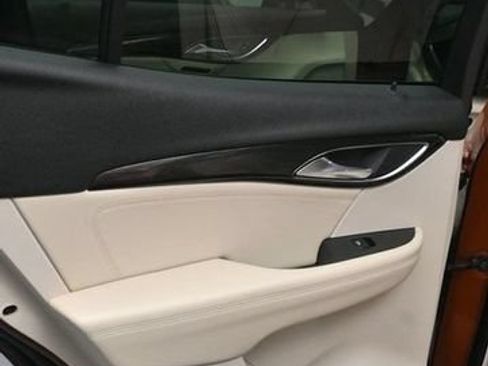 Used 2022 Buick Envision Essence w/ Safety Package FWD image 14