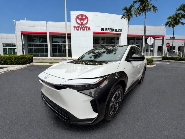 Used 2024 Toyota bZ4X FWD image 3