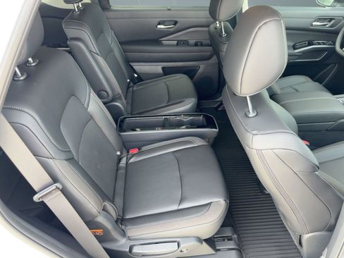 New 2026 Nissan Pathfinder SL image 28