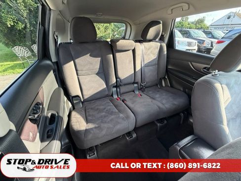 Used 2015 Nissan Rogue SV w/ SV Premium Package AWD/4WD image 16