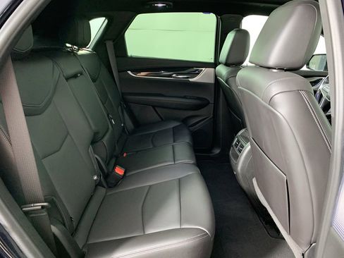 Used 2021 Cadillac XT5 Premium Luxury image 36