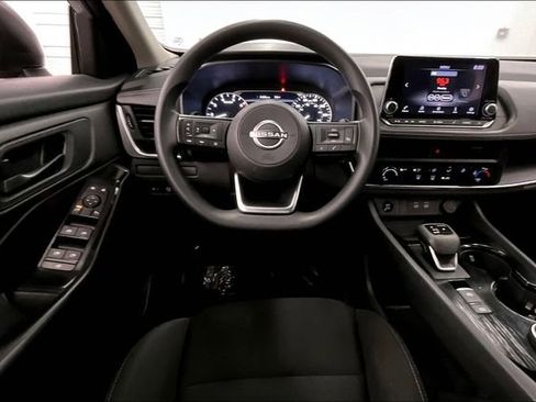 Used 2024 Nissan Rogue S image 6