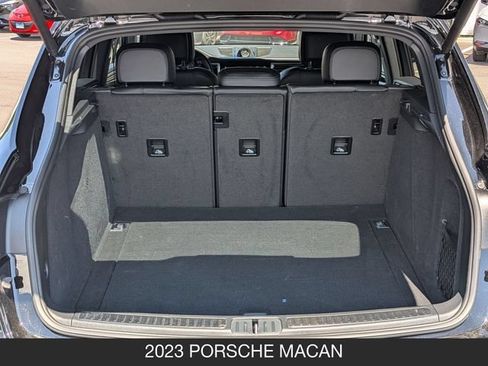 Used 2023 Porsche Macan AWD/4WD image 10