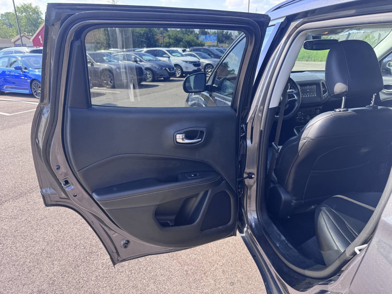 Used 2019 Jeep Compass Latitude AWD/4WD image 12