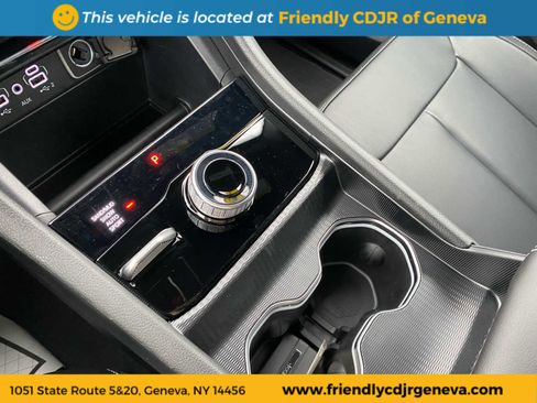 New 2025 Jeep Grand Cherokee Limited w/ Black Appearance Package image 17