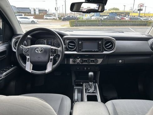 Used 2018 Toyota Tacoma SR5 image 10