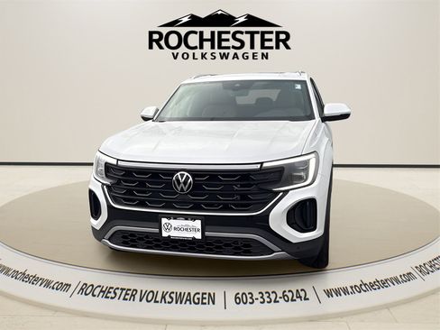 New 2026 Volkswagen Atlas Cross Sport SE image 1