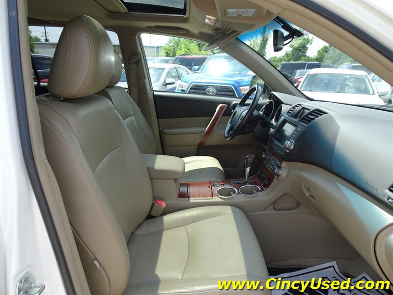 Used 2010 Toyota Highlander Limited w/ Extra Value Pkg 8 AWD/4WD image 16