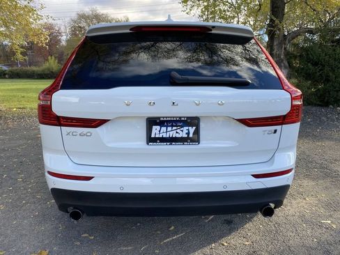 Used 2021 Volvo XC60 T5 Momentum w/ Premium Package AWD/4WD image 6