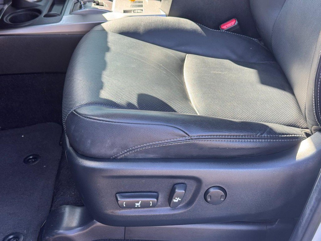 Used 2024 Toyota 4Runner Limited AWD/4WD image 26