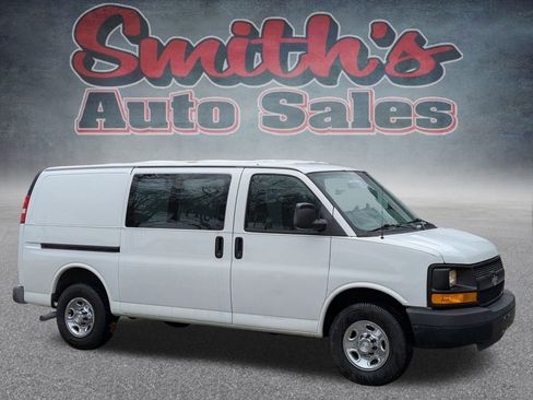 Used 2015 Chevrolet Express 2500 image 1