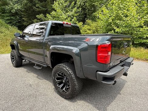 Used 2018 Chevrolet Silverado 1500 LT w/ All Star Edition AWD/4WD image 9