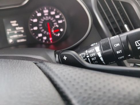 Used 2016 Hyundai Veloster Turbo image 32